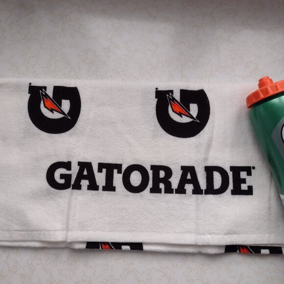 New with Tags BPA Free Gatorade Squeeze Bottle and Gatorade Towel - Picture 3 of 12